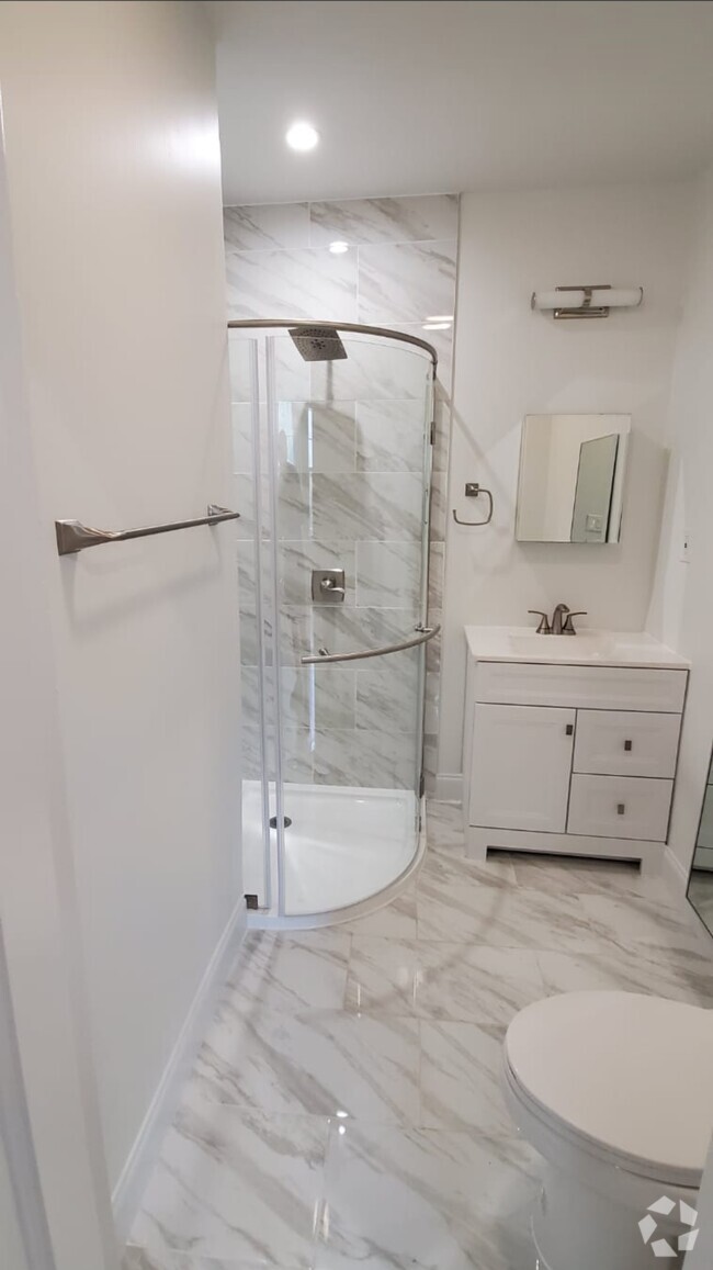 Building Photo - 2402 20th St NW Unit #3 Rental