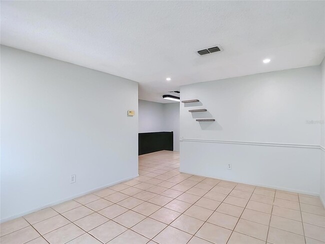 7916 Woodgrove Cir