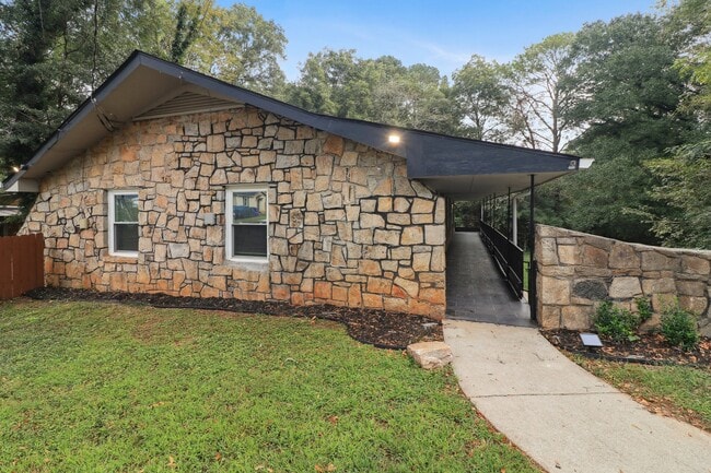 Building Photo - 723 Ford Pl Unit B