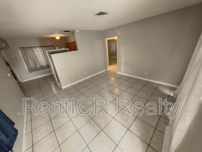 Photo - 2128 Riviera Dr