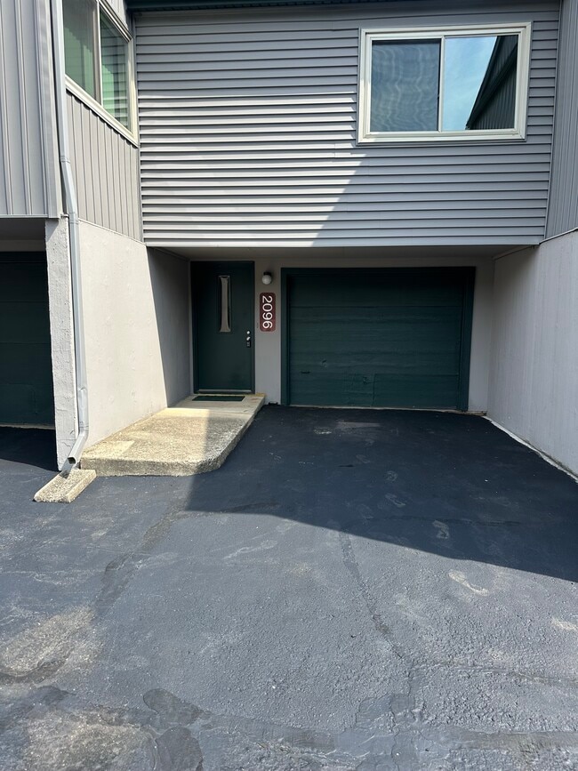 Photo - 2096 Fox Hollow Dr Unit Fox Hollow