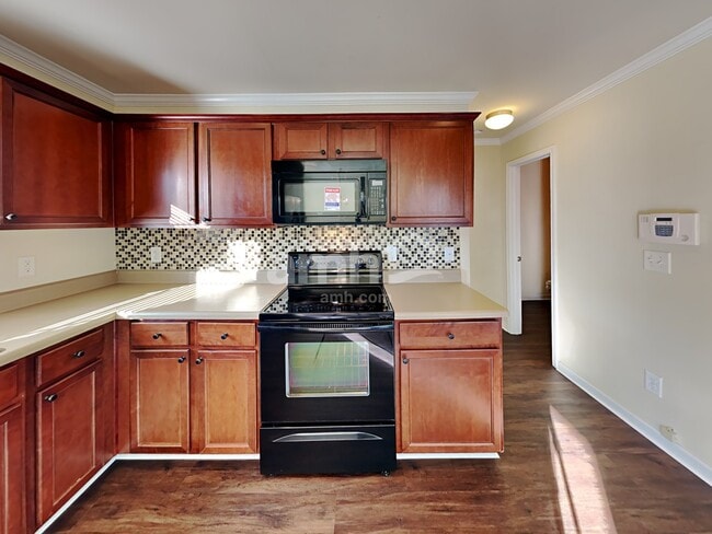 Photo - 226 Woodcreek Ln