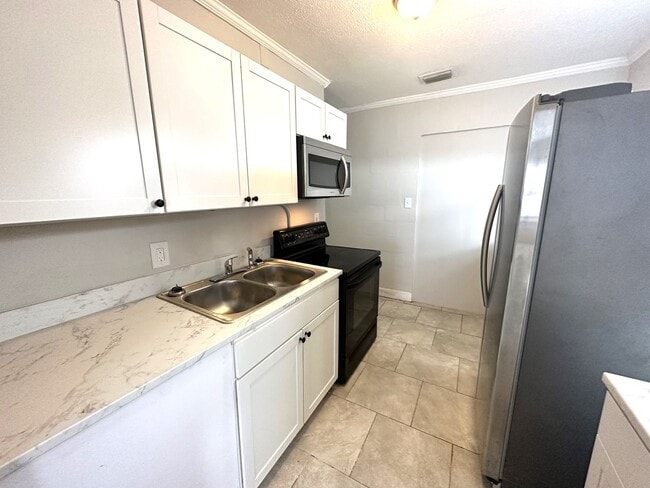 Photo - FIRST MONTHS RENT FREE!!! 3/1 HOME IN FT. ...