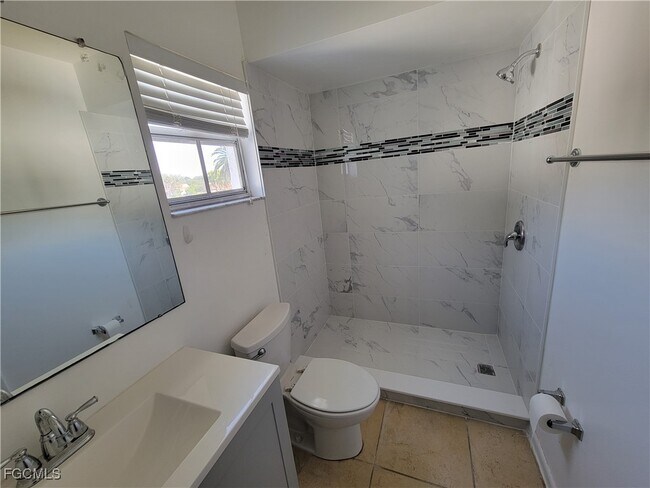 Photo - 7035 Cedarhurst Dr Unidad 12C