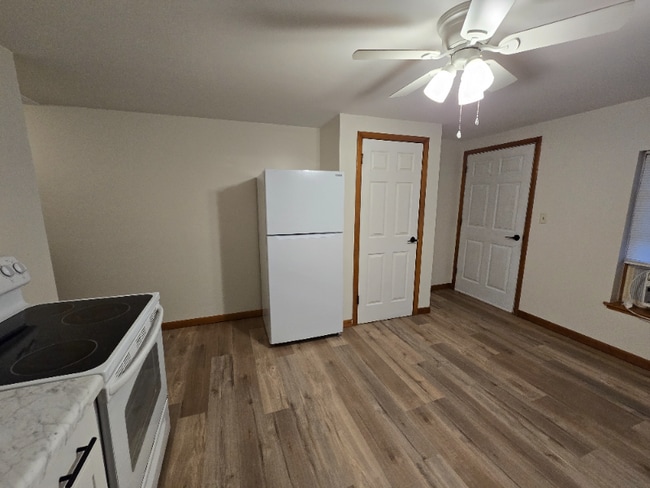 Photo - 800 W Walworth St Unit 3