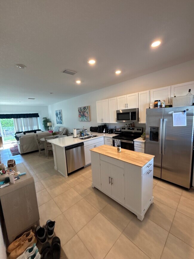 Photo - 8593 Daybreak St