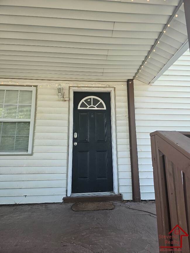 Photo - 2412 Chapel Ave