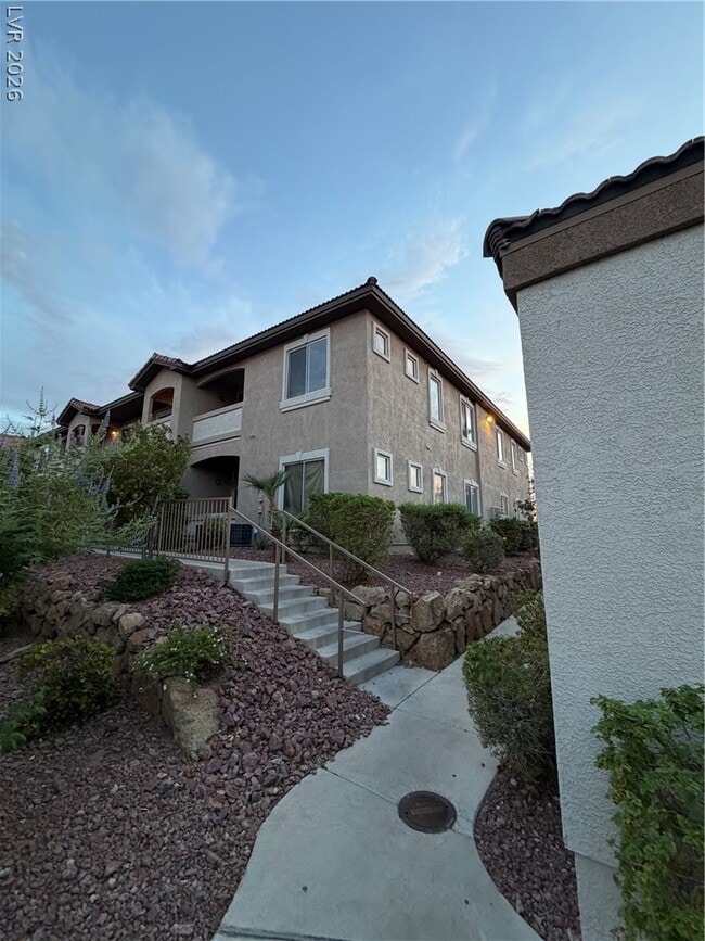 2305 W Horizon Ridge Pkwy Unidad 1814