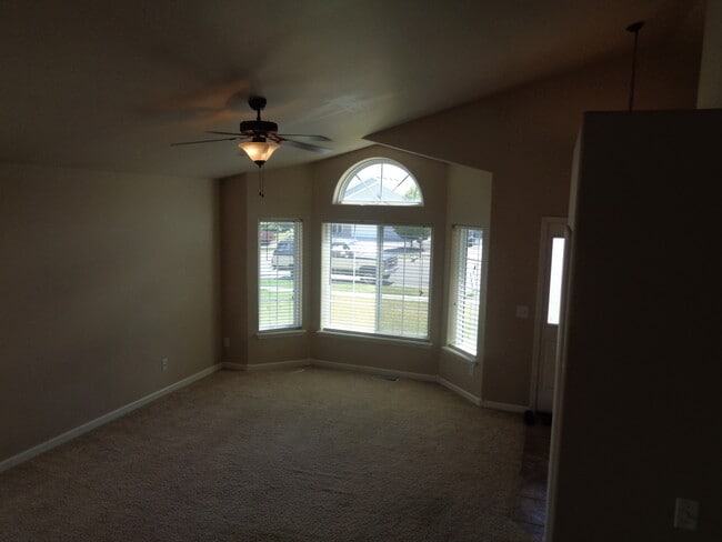 Photo - 5 Bed/ 3 Bath/ 2 Car Garage Open Floor Plan Home in Billings Heights