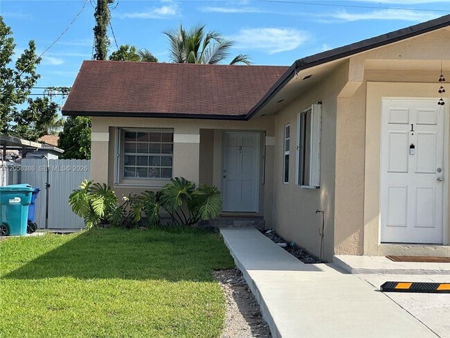 Building Photo - 9540 SW 36th St Unit 2