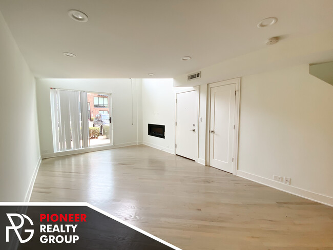 Photo - 932 W Grace St