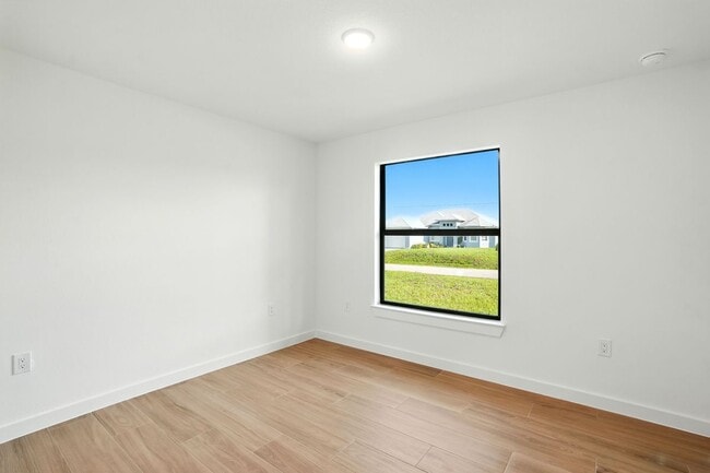 Photo - 2707 34th St SW