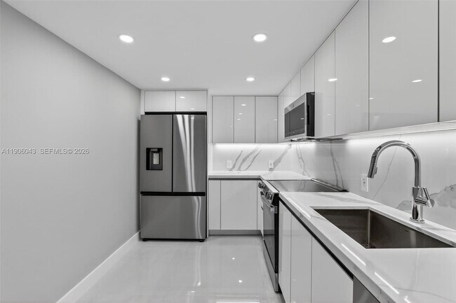 Photo - 3675 N Country Club Dr Unidad 2606