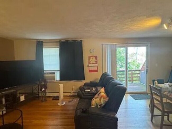 Photo - 209 Washington St