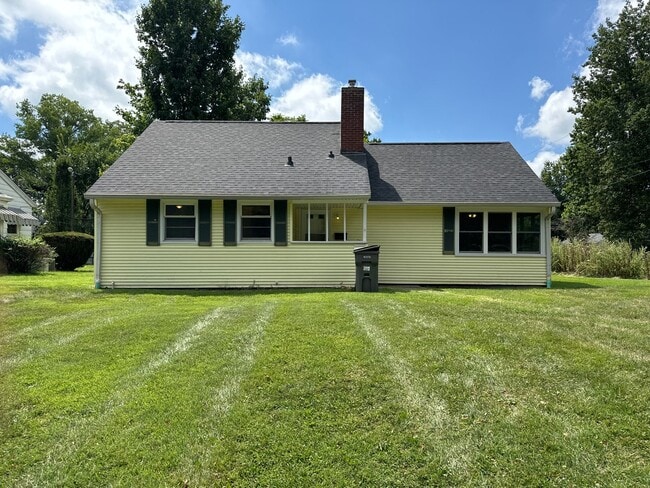 Building Photo - 4 Bedroom Available August 2026;  Monthly ... Rental