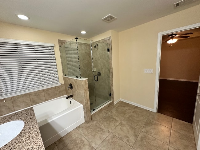 Photo - 1597 Trailview Way NE