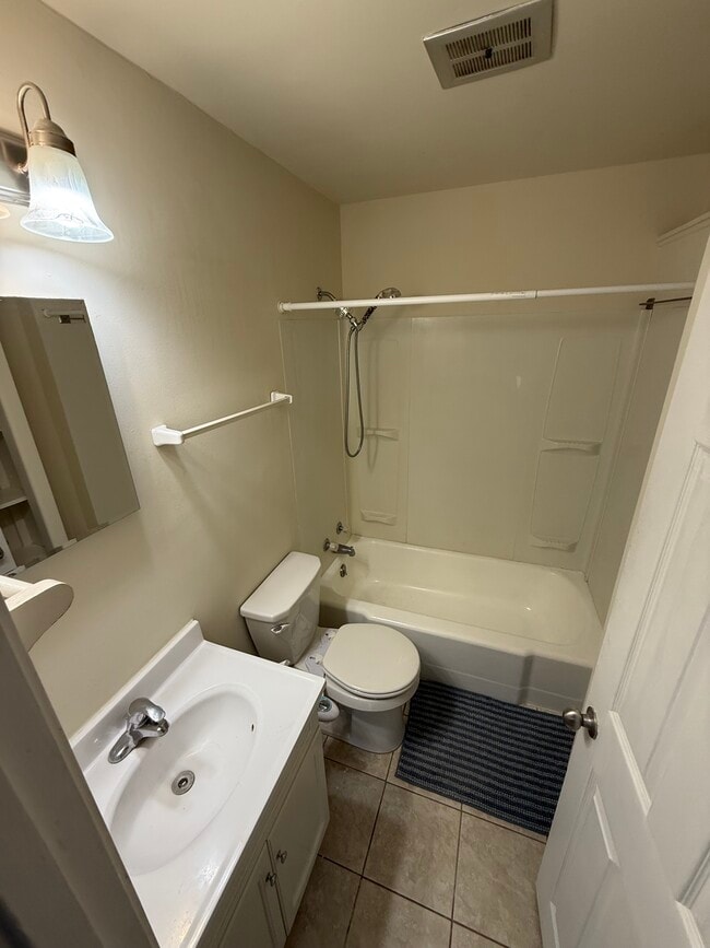 579 7th Ave Unidad 579 7th Ave, Newport, MN