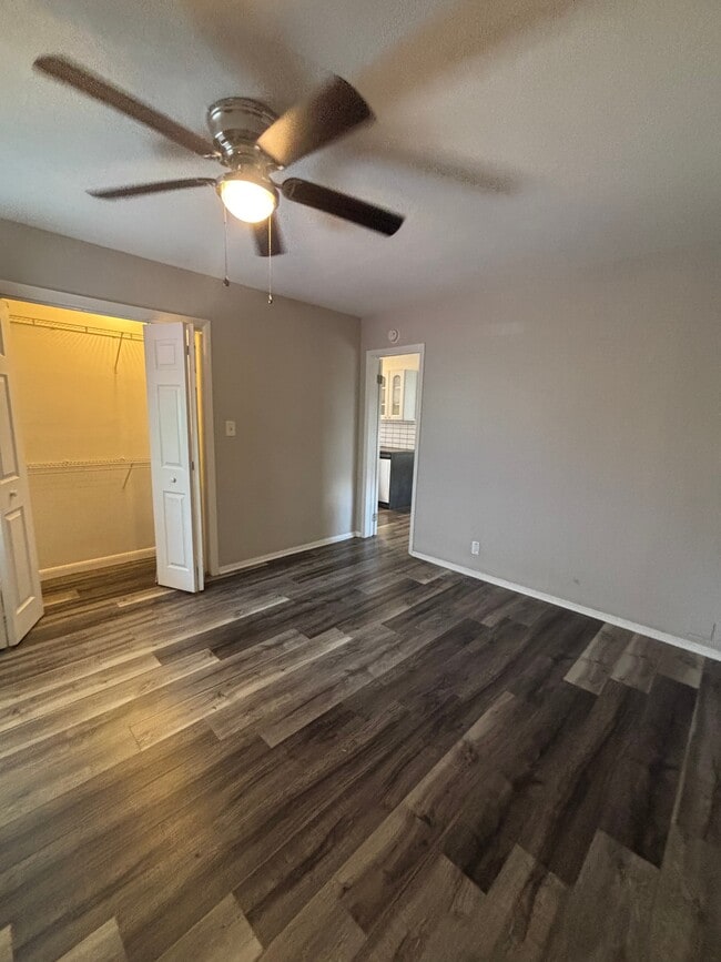Photo - 1 Bed/1 Bath - Unit 12