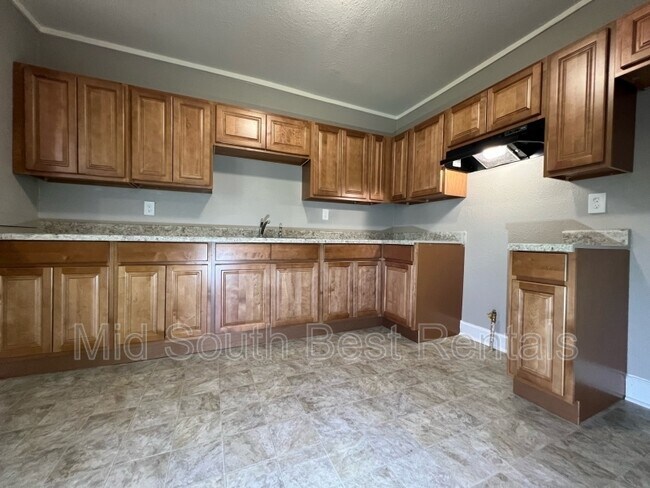 Photo - 754 Spring St