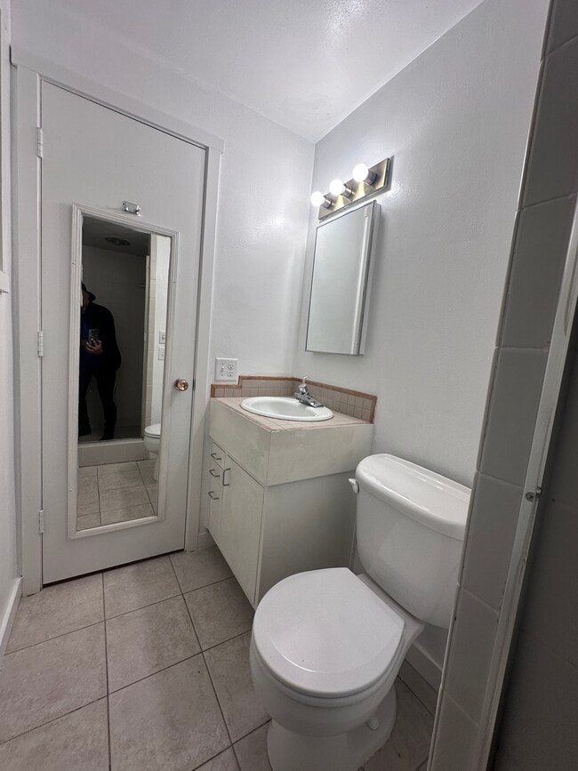 Photo - 610 Spencer Ct