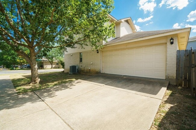 Photo - 2600 Theresa Blanchard Ln