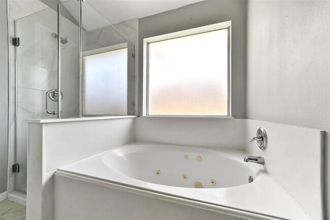 Photo - 1211 Peacham Ct