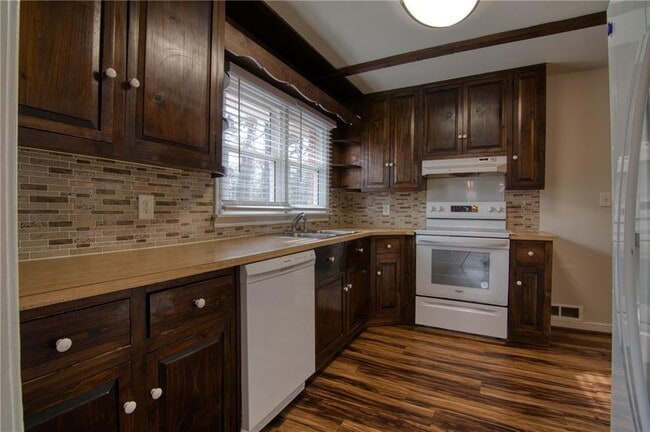 Photo - 2232 Old Spring Rd