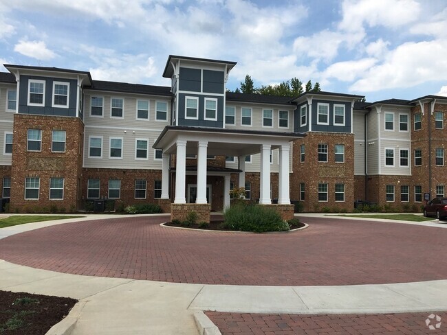 Manor at Broad Street exterior - Manor at Broad Street Rental