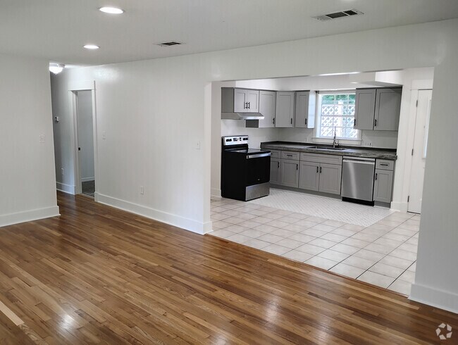 Building Photo - 730 Lambert St Rental