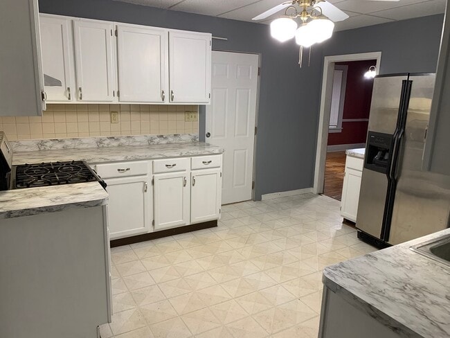 Photo - 745 E Benton St