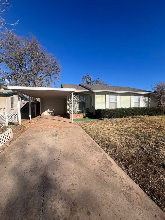 Building Photo - Great Southside Home