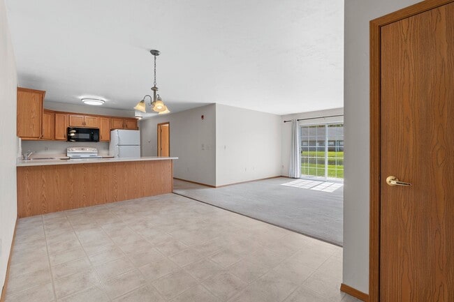 Building Photo - 2 Bedroom 2 Bathroom Lower 1 Car Garage Unit 308-06 Rental