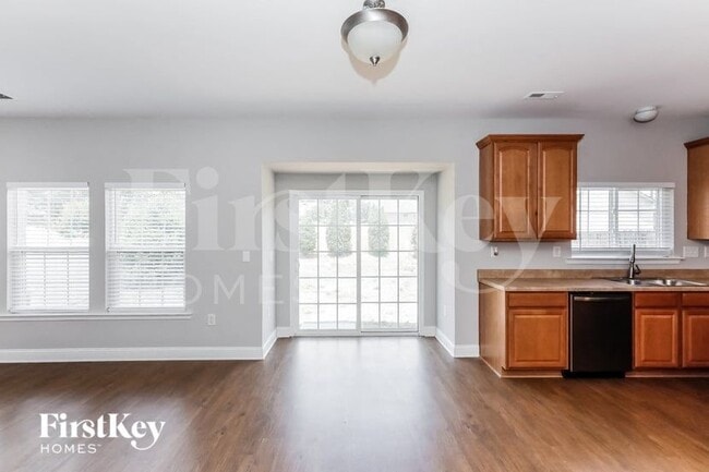 Photo - 213 Lameshur Ln