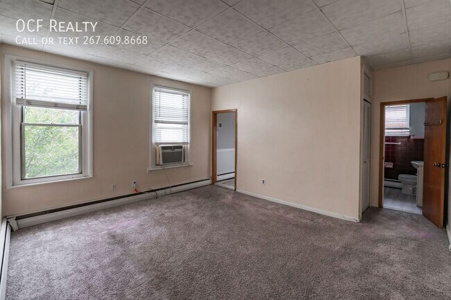 Building Photo - 1325 W Porter St Unit Upper