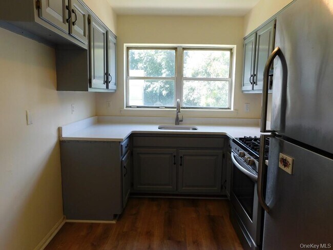 Photo - 12 Sequestered Rd