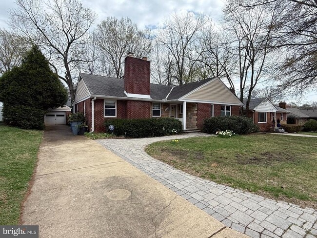 Photo - 9709 Saxony Rd