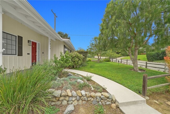 Photo - 1834 Midwick Dr