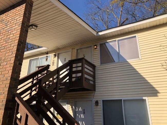 Building Photo - 15 Woodland Ct. Unit 15 Woodland Ct.