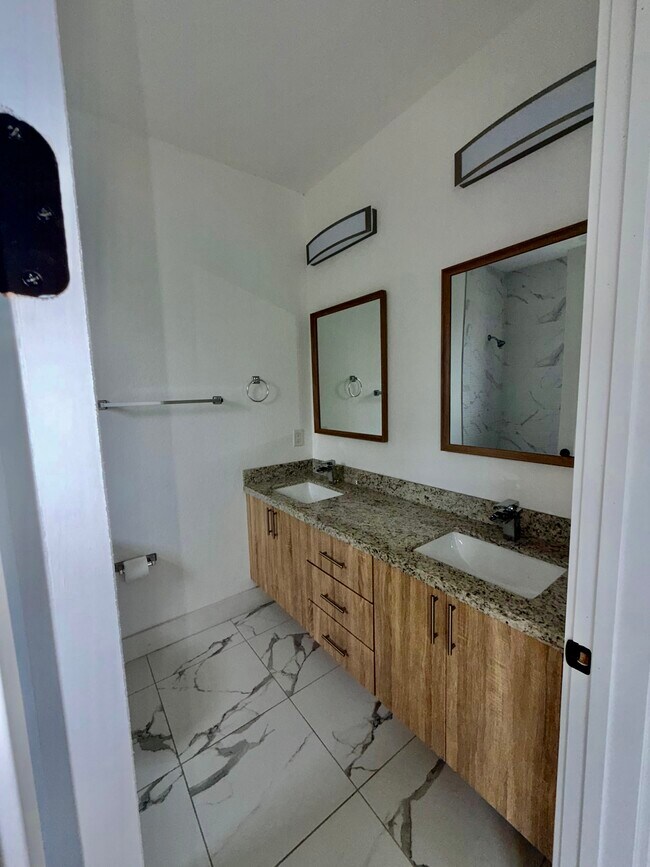 Photo - 4128 Barbarossa Ave