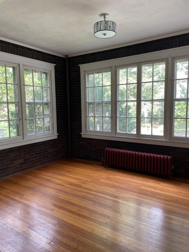 Photo - 306 S Gill St