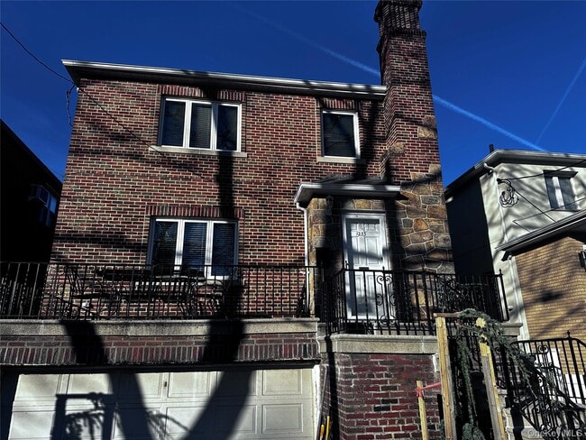 Building Photo - 1233 Lydig Ave Unit 1st fl