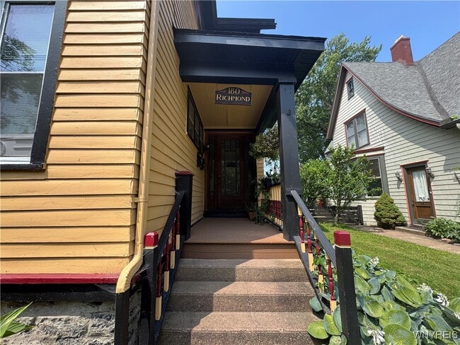 Photo - 180 Richmond Ave