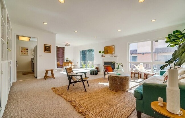 Building Photo - 1127 E Del Mar Blvd Rental