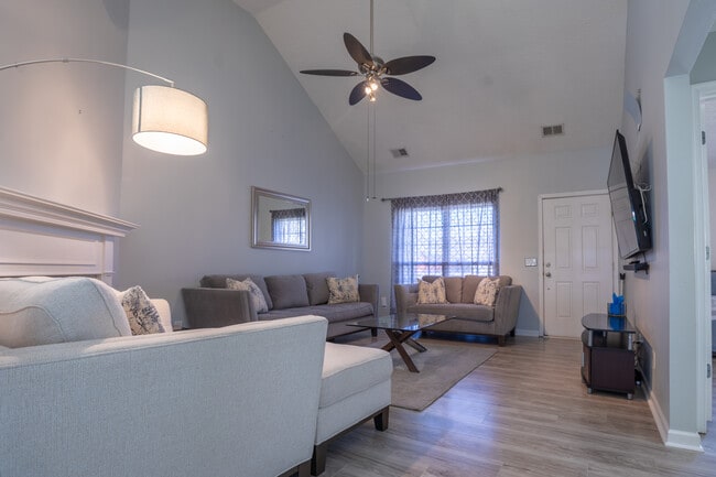 Photo - 5464 Daniel Ray Dr