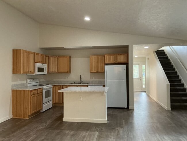 Building Photo - 16662 Shaw Pine Ct Unit 1