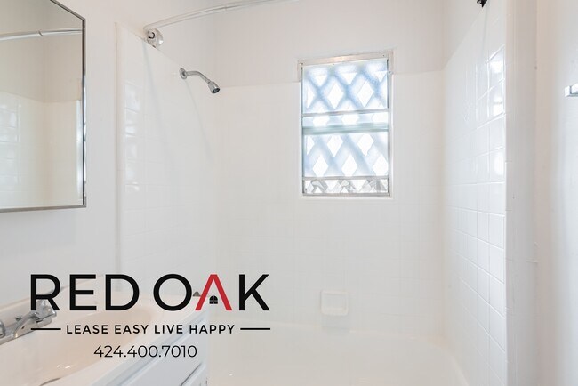 Photo - 706 N St Andrews Pl Unit 106