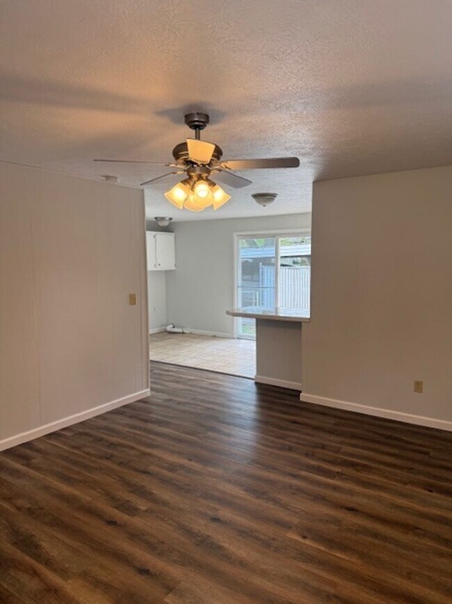 Photo - 2505 S Ingram Mill Rd Unit (NM) 2505 S Ingram Mill,  B