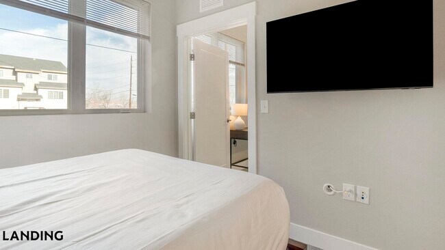 Photo - 2720 S Federal Blvd Unidad 1-17