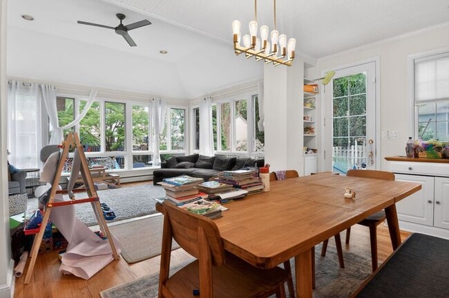 Photo - 4825 Butterworth Pl NW