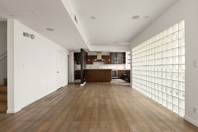Photo - Stylish End-Unit Townhome in Prime Santa Monica | Private Rooftop Deck & Bonus Room Unit Apt A